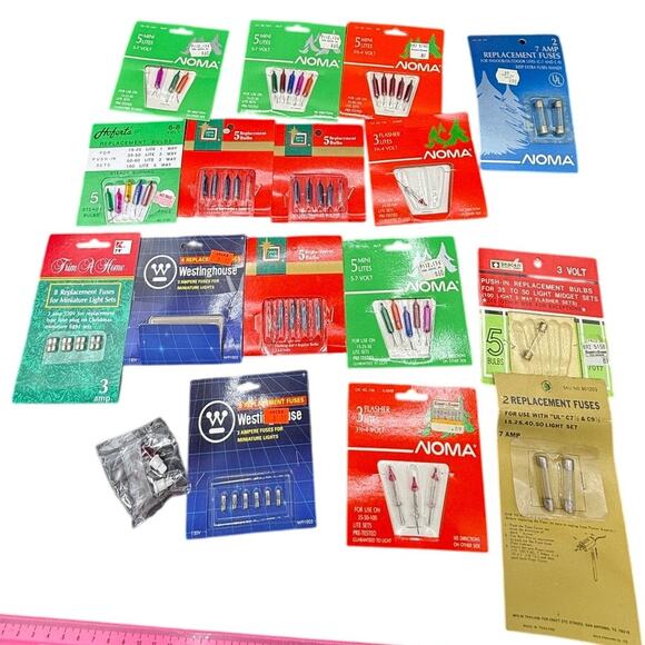 Vintage 16 Packages of miniature Replacement Christmas Light Bulbs - Picture 1 of 5
